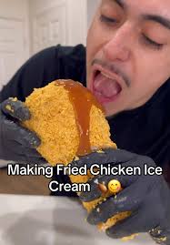 100/10 🔥🔥🔥 #chefsuie #friedchickenicecream #friedchicken #icecream  #viral #trend #dessert #mexican #mexicantiktok #mexicansnacks #chicken #fun  #relateable #notsofriedchicken