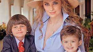 Aracely arámbula jacques, known professionally as aracely arámbula, is a mexican actress, model, singer, television personality and entrepre. Se Viraliza Video De Aracely Arambula Mostrando El Rostro Del Hijo Menor De Luis Miguel Meganoticias