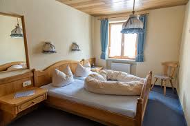 Unser haus ist neu renoviert und bietet den gästen eine sehr geräumige unterkunft, die nach schönen ausflügen zum. Gastehaus Annabell