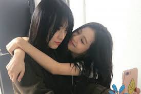 تجيد جيسو اللغة الكورية والإنجليزية والصينية. 10 Potret Kim Jiyoon Kakak Jisoo Blackpink Yang Jadi Pramugari