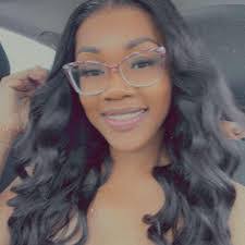 Alaina Mcleod's Instagram, Twitter & Facebook