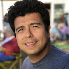 Identifying Nelson/Buscando a Roberto