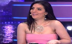 في نوفمبر 2013، ألقي القبض عليها في شقة بالزمالك بسبب تعاطي المخدرات، وفي فبراير 2014 قضت محكمة جنايات القاهرة بحبسها عاماً وتغريمها 10 آلاف جنيه. Ø¨Ø§Ù„ØµÙˆØ± ØªØ¹Ø±Ø¶Ù† Ù„ØªÙ†Ù…Ø± Ø´Ø¯ÙŠØ¯ ÙÙ†Ø§Ù†Ø§Øª Ù‚Ù‡Ø±Ù‡Ù† ÙØ´Ù„ Ø§Ù„ØªØ¬Ù…ÙŠÙ„ Ø¨ÙˆØ§Ø¨Ø© Ø£Ø®Ø¨Ø§Ø± Ø§Ù„ÙŠÙˆÙ… Ø§Ù„Ø¥Ù„ÙƒØªØ±ÙˆÙ†ÙŠØ©