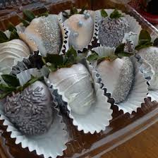 Birthday Chocolate Covered Strawberries Pinterest Silver And White Chocolate Covered Strawberry 25th Wedding Anniversary Party White Chocolate Covered Strawberries Bling Party
