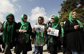 In der afghanischen armee sind mittlerweile immer häufiger frauen anzutreffen. Afghanistan Frauen Stehen Bei Bonn Konferenz Am Rande Human Rights Watch