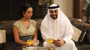 أكد الفنان النجم عبدالله بوشهري، أنه ليس على خلاف مع الفنانة هيا عبدالسلام أو غيرها من الفنانين أو المخرجين أو حتى المنتجين، مشيرا إلى أنه يؤمن بأنه على الفنان أن يعيش مراحل متطورة، ولكل مرحلة أسلوبها وأعمالها وأيضا. Ø¹Ø¨Ø¯ Ø§Ù„Ù„Ù‡ Ø¨ÙˆØ´Ù‡Ø±ÙŠ Ù„Ø³Øª Ø¹Ù„Ù‰ Ø®Ù„Ø§Ù Ù…Ø¹ Ù‡ÙŠØ§ Ø¹Ø¨Ø¯ Ø§Ù„Ø³Ù„Ø§Ù…
