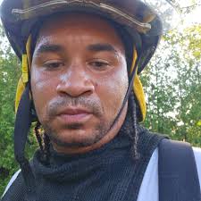 Whats the best amp for 2 12 zvx v2 d1 skars