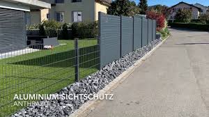 Ob doppelstabmatten, jägerzäune oder gabionen, filigran, pulverbeschichtet oder rustikal, gartenzäune markieren die. Pin Auf Heim Garten