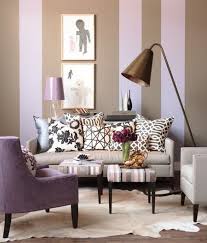 Streifen An Der Wand Streichen Tipps Und Ideen Lila Wohnzimmer Wohnzimmer Design Lila Zimmer