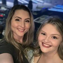 Alexis Driscoll's Instagram, Twitter & Facebook