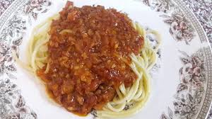 Budak cuti sekolah, aku pun taknak kalah bercuti juga tapi bercuti dekat rumah sahajalah. Resepi Mudah Sos Spaghetti Bolognese Homemade