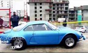 Raphaël balthazar, médecin légiste au fort tempérament, collabore avec hélène bach de la police criminelle, pour résoudre des enquêtes complexes. Une Alpine A110 Construite A Dieppe Star De La Nouvelle Serie De Tf1 Balthazar Les Informations Dieppoises