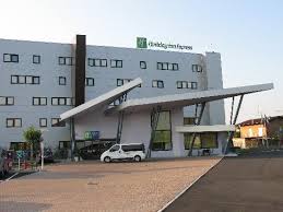 Bar open 24 hours, vending machine in the lobby and food delivery. Nearby Castle In Somma Lombardo Va Bild Von Holiday Inn Express Milan Malpensa Airport Somma Lombardo Tripadvisor