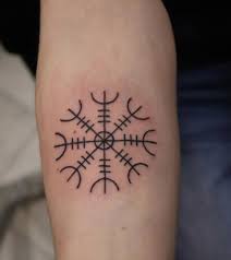 Tatuagens Vikings 44 Imagens E Significados Dicionario De Simbolos