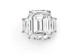 } rocked a shiny new gold. Kris Humphries Auctions Kim Kardashian S Engagement Ring For 749k Sports Illustrated