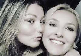 Kate Hudson se luce con su hijo de 20 años en desfile de moda