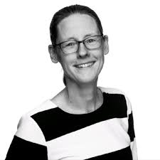 Na een periode van innerlijke en spirituele verdieping, en persoonlijke  dingen op de plek zetten, heb ik dit jaar mijn kindercoach certificaat  behaald. Daarna bij Sandra Bolte de Tzolkind Coach…