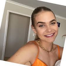 Bethany Pettit's Instagram, Twitter & Facebook