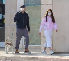 Camila is long known as leo's girlfriend. Leonardo Dicaprio 45 Und Camila Morrone 22 Neu Gefordert Siberian Husky Fur Einen Spaziergang Aktuelle Boulevard Nachrichten Und Fotogalerien Zu Stars Sternchen
