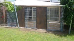 Stabile Gabionen Einbetoniert Noch Sind Die Gabionen Nicht Mit Steinen Befullt Gabionen Gabionen Kaufen Steinkorbe