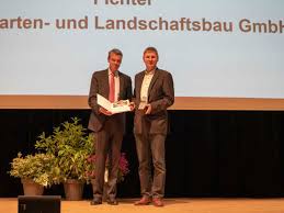 Wenn sie ihrem garten ein neues gesicht verleihen und atmosphärische lieblingsplätze im freien schaffen wollen, sind wir der richtige partner. Landschaftsgartner Auf Buga Heilbronn 2019 Vorabend Empfang Ausgezeichnet