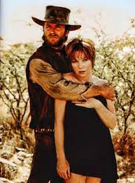 Clint Eastwood Y Shirley Maclaine En Dos Mulas Y Una Mujer Two Mules For Sister Sara 1970 Fotos De Cine Afiche De Cine Carteles De Cine