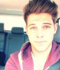 It Varies From Light Brown To Almost Black Hair Description From Imgarcade Com I Searched For Thi Guys With Black Hair Brown Hair Selfie Black Hair Blue Eyes