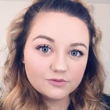 Nicole Farthing's Instagram, Twitter & Facebook