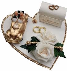 Streng genommen wird die bedeutung dieses datums nur der fantasie sind keine grenzen gesetzt: Geldgeschenk Herztablett Zur Goldenen Hochzeit