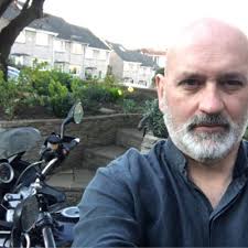 Christopher Shelley (@bigbluesey)