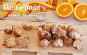 Le frittelle di castagne sono un'altra versione invernale molto semplice da preparare. Castagnole Di Farina Di Castagne Ricetta Il Mio Saper Fare