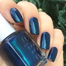 You're going to be tempted to do this in one but don't. Essie Bell Bottom Blues Lacktraviata Nagellack Liebe