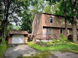 3 Oxbow Drive, Oswego, NY 13126