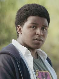 Pupunta ba si Elgin sa box sa ikaapat na season? Si Sara ba ay isang bagong  bayani? : r/FromSeries