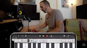 Watson shares how to import video, strip the video's audio track, score the video using garageband, add sfx, record voiceover, and expor. Garageband Video Demonstriert Neue Gesichtserkennung Macerkopf