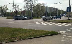 Titul dopravní stavba roku získala křižovatka koruna v hradci králové. Od Poloviny Kvetna Se Ridici V Hradci Budou Muset Obrnit Trpelivosti Zacne Rekonstrukce Kruhaku V Brnenske Ulici Doprava Zpravy Hradecka Drbna Zpravy Z Hradce A Okoli