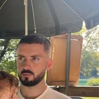 100+ profils pour “Matas”