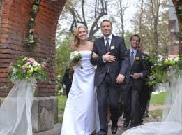 Zmarła 4 czerwca 2008 roku we wrocławiu po nieudanym zabiegu przeszczepu szpiku kostnego. Agata Mroz Olszewska Polki Pl