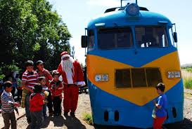 El viejito comenzó su recorrido alrededor de las 07:00 horas (en chile) y entregó los primeros regalos en nueva zelanda y australia. Tradicional Recorrido Del Viejo Pascuero En El Ramal Talca Constitucion Fue Suspendido Por La Pandemia Atentos