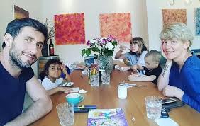 În plus, a mai adăugat vedeta, fata ei adoptată a făcut multe progrese minunate de care este tare mândră. Dana NÄƒlbaru AdevÄƒrul Despre Problemele ApÄƒrute DupÄƒ Ce Ea È™i DragoÈ™ Bucur Au Infiat Un Copil MÄƒricel Nu A Fost UÈ™or Cu FetiÈ›a De 5 Ani