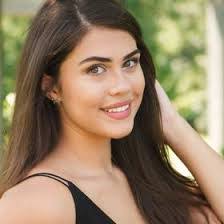 Lily Rowe's Instagram, Twitter & Facebook