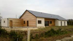 Une maison ossature bois n'a pas obligatoirement du bardage en extérieur, en effet, il est aussi possible de mettre de l'enduit sur une ossature c'est un bardage dont les coloris sont nombreux. Maison Bois Extension Amiens Beauvais Mbe Agrandissement