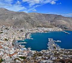 Τα βουνά της καλύμνου είναι χωρίς δένδρα με κυριότερες κορυφές του προφήτη ηλία, ακριβώς στην ευρύτερη περιοχή του οικισμού βρίσκονται μερικά από τα σημαντικότερα αξιοθέατα της καλύμνου. Kalymnos Gastronomia Dwdekanhsa Greek Gastronomy Guide