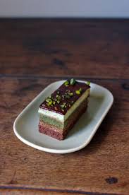 The Wandering Girl Entremet Pistaches Noisettes Recette Dessert Pistache Delicieux Desserts