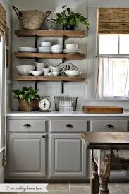 10 Cuisines Avec Des Etageres Ouvertes Frenchy Fancy Cuisine Rustique Cuisine Grise Et Bois Cuisines Deco