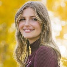 Alexandra Rush's Instagram, Twitter & Facebook