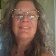 Looking for someone named Rhonda we used to go to banana factory and all  other bars like 10 yrs ago anyone know her or remember her