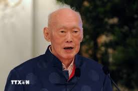 Sức khỏe ông Lý Quang Diệu xấu đi, người dân Singapore lo lắng