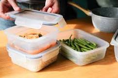 6 Signs It's Time To Throw Out Your Plastic Food Storage ...