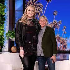 Do you like this video? Nikkietutorials Spills Shocking Details About Meeting Ellen Degeneres E Online Deutschland